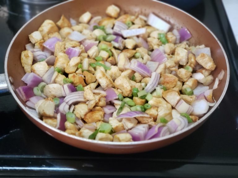 Diced Chicken Breast With Escallion & Onions